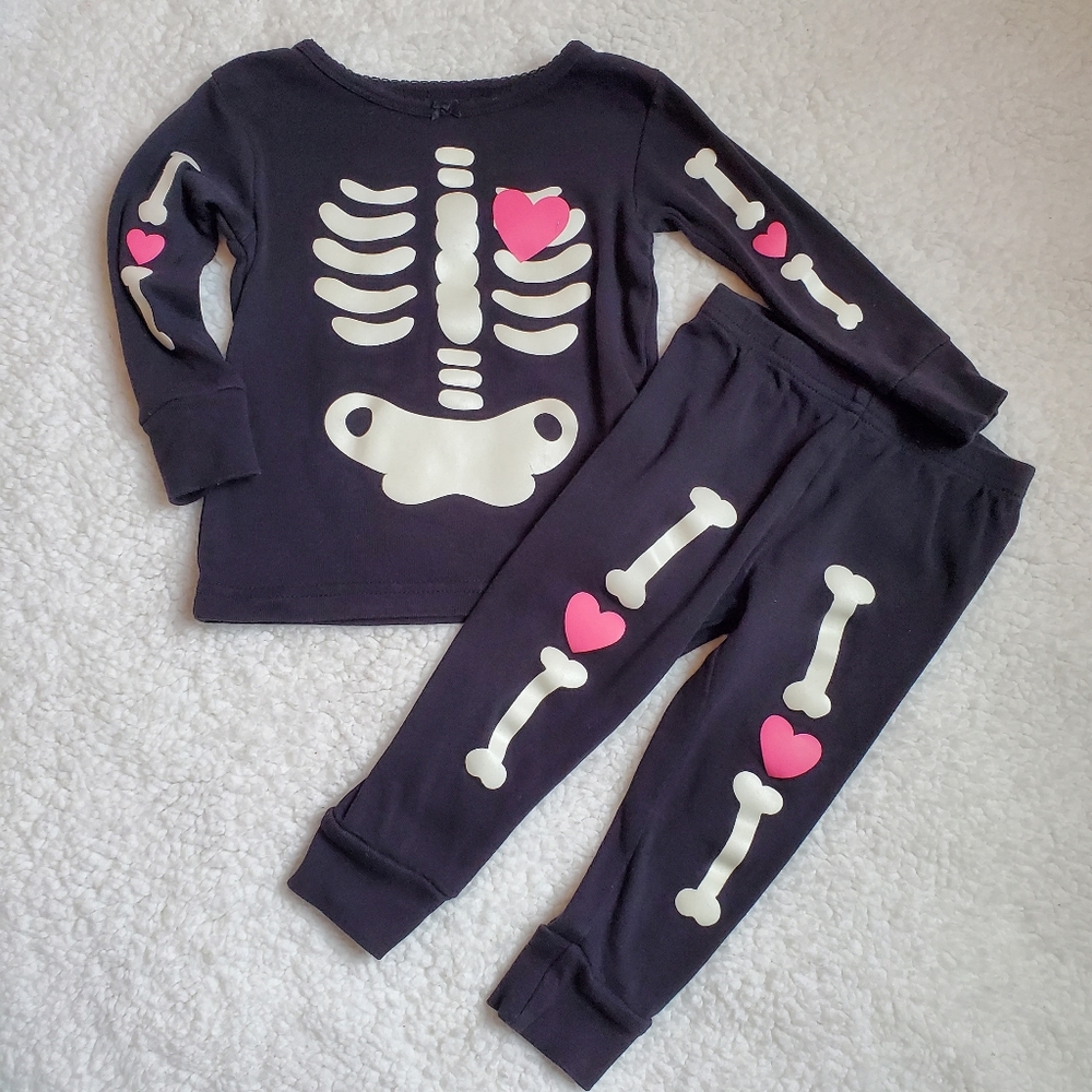 Carter's 12m Halloween pajamas